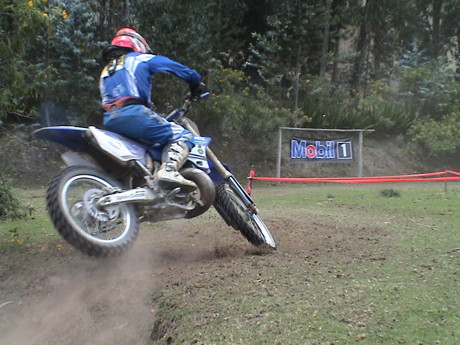 100801_ecuador_hacienda_guachala_motocross_9007.jpg