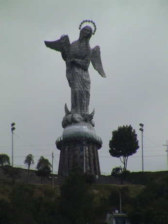 120629_old_town_quito_angel_statue_0238.jpg